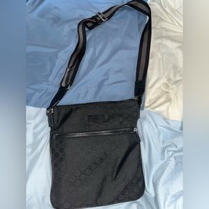 Unisex Gucci shoulder bag black